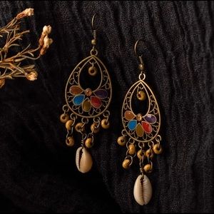 Shell Beads Dangle Earrings